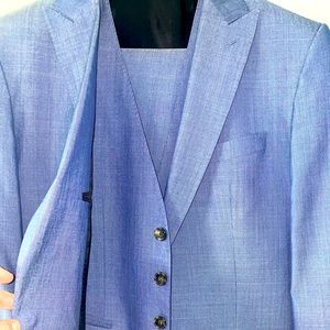Hugo Boss men’s 3 piece spring suit - light blue